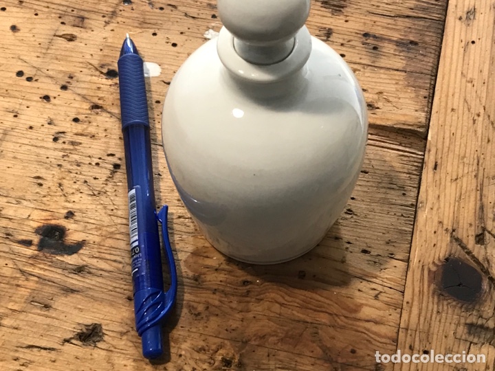 Antig&uuml;edades: Botella perfume o frasco de opalina blanca - Foto 4