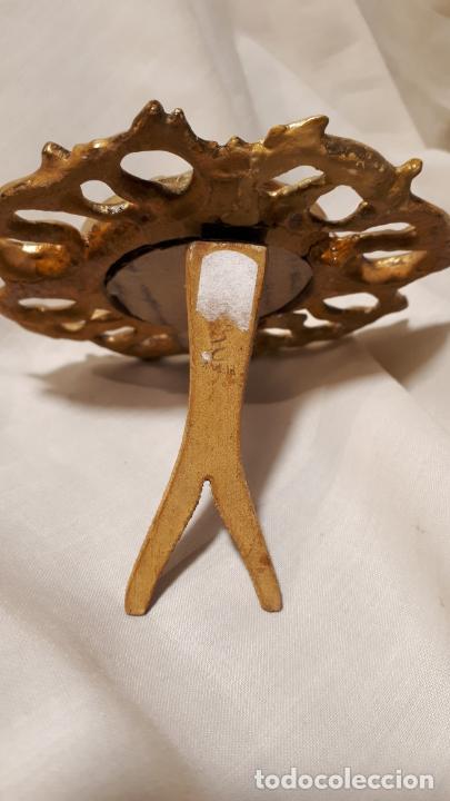 Antig&uuml;edades: Marco de madera tallada y dorada, peque&ntilde;o. - Foto 5