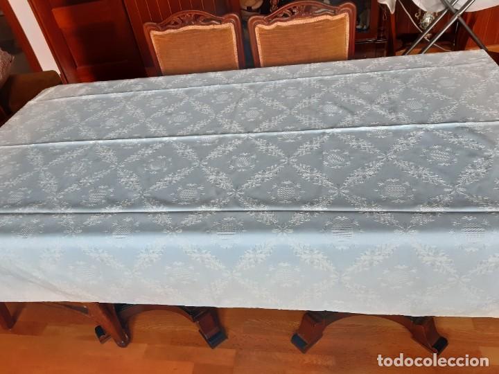 Antig&uuml;edades: MANTEL ADAMASCADO CELESTE P&Aacute;LIDO - Foto 2