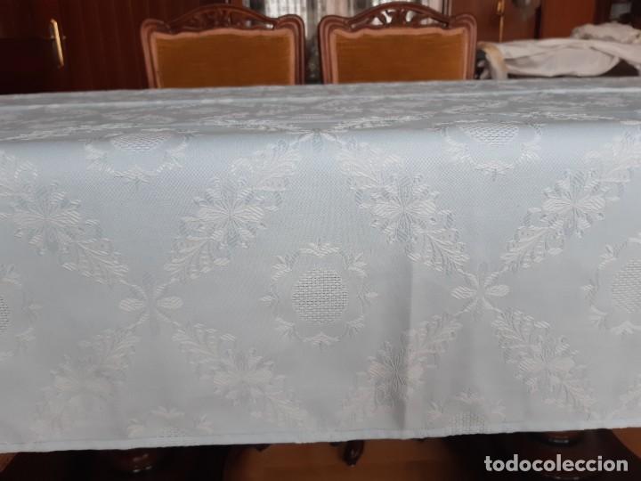 Antig&uuml;edades: MANTEL ADAMASCADO CELESTE P&Aacute;LIDO - Foto 6