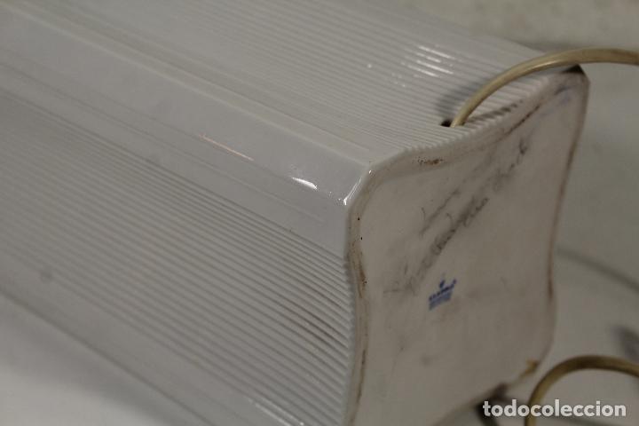 Antig&uuml;edades: lampara ceramica manises - Foto 3