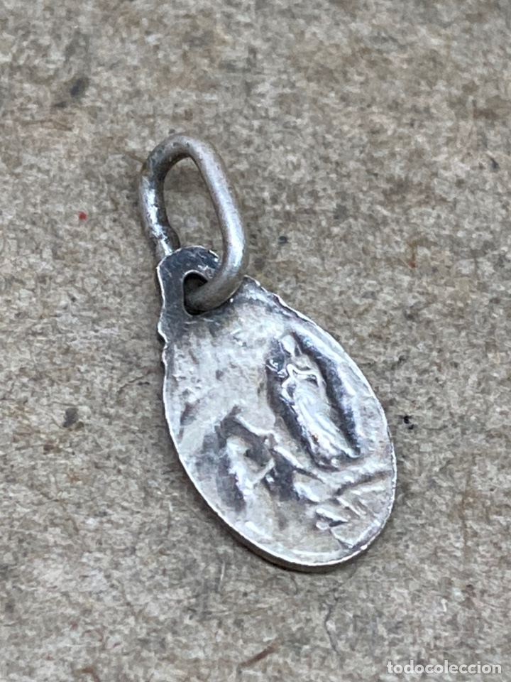 Antig&uuml;edades: Medalla de plata religiosa - Foto 2