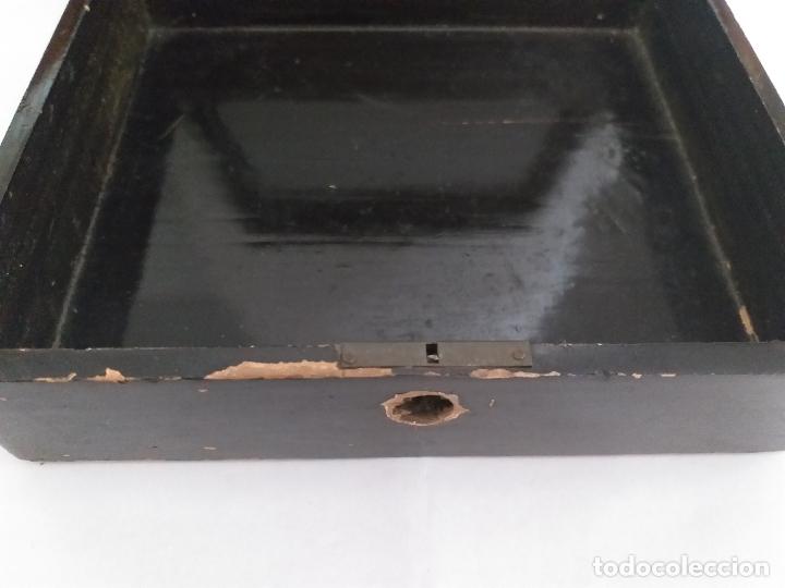 Antig&uuml;edades: Caja de madera. Joyero. - Foto 7