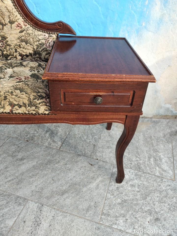 Antigüedades: Antiguo sofá con mesa para teléfono con 1 cajón, estilo isabelino ,madera noble. sirca 1910 - Foto 6 - 260273115