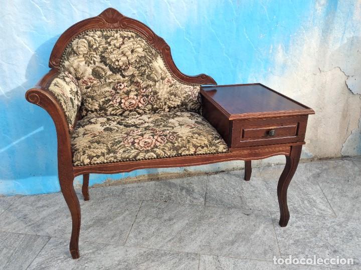 Antigüedades: Antiguo sofá con mesa para teléfono con 1 cajón, estilo isabelino ,madera noble. sirca 1910 - Foto 8 - 260273115