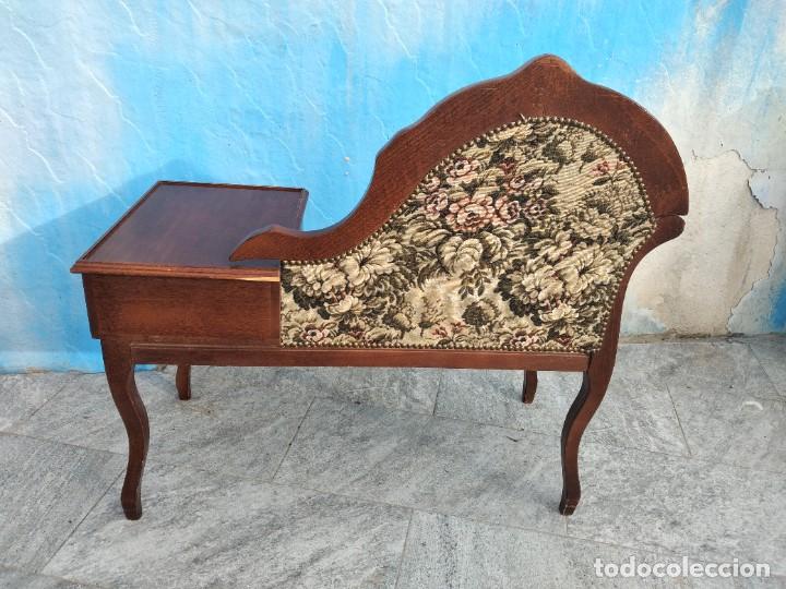 Antigüedades: Antiguo sofá con mesa para teléfono con 1 cajón, estilo isabelino ,madera noble. sirca 1910 - Foto 10 - 260273115