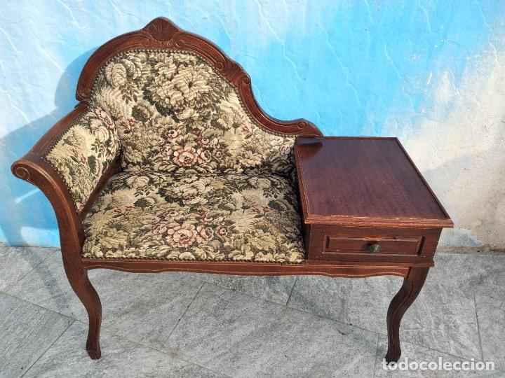 Antigüedades: Antiguo sofá con mesa para teléfono con 1 cajón, estilo isabelino ,madera noble. sirca 1910 - Foto 4 - 260273115