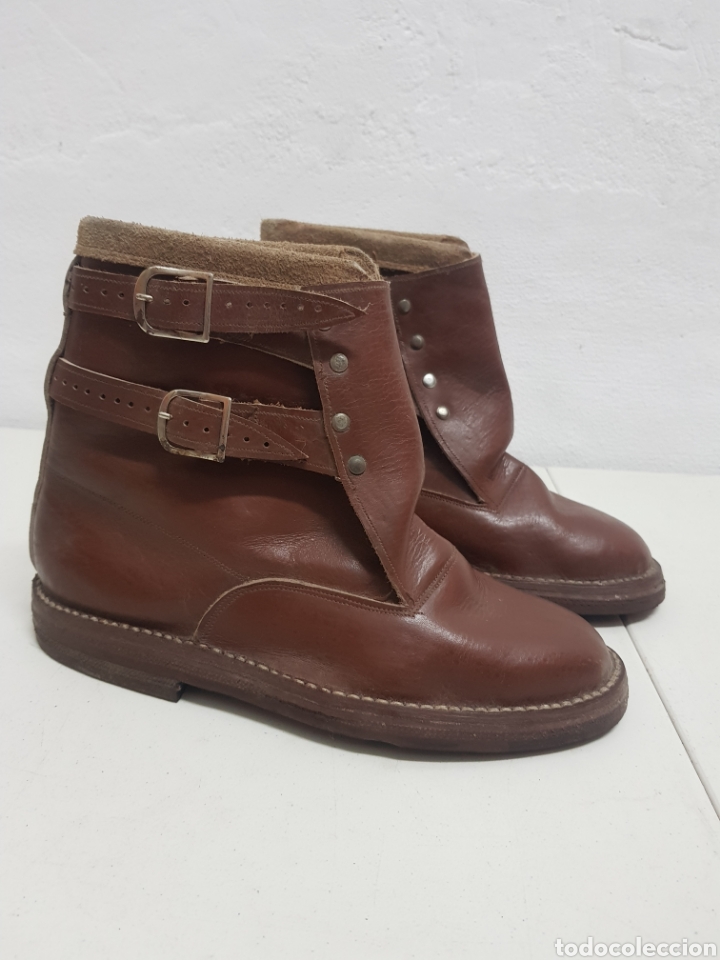Antig&uuml;edades: Botas de piel antiguas - Foto 1