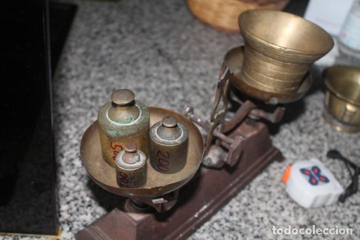 Antig&uuml;edades: mortero campaniforme de lineas g&oacute;ticas - Foto 2