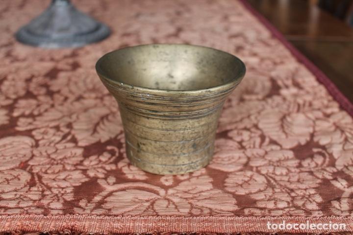 Antig&uuml;edades: mortero campaniforme de lineas g&oacute;ticas - Foto 3
