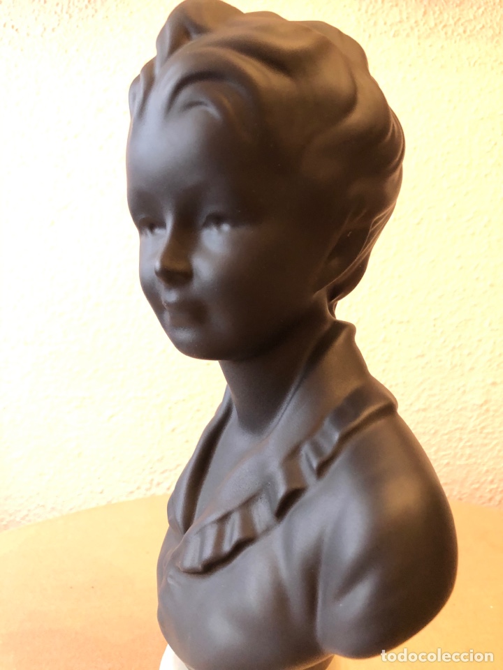 Antig&uuml;edades: Busto de joven en biscuit - Foto 1