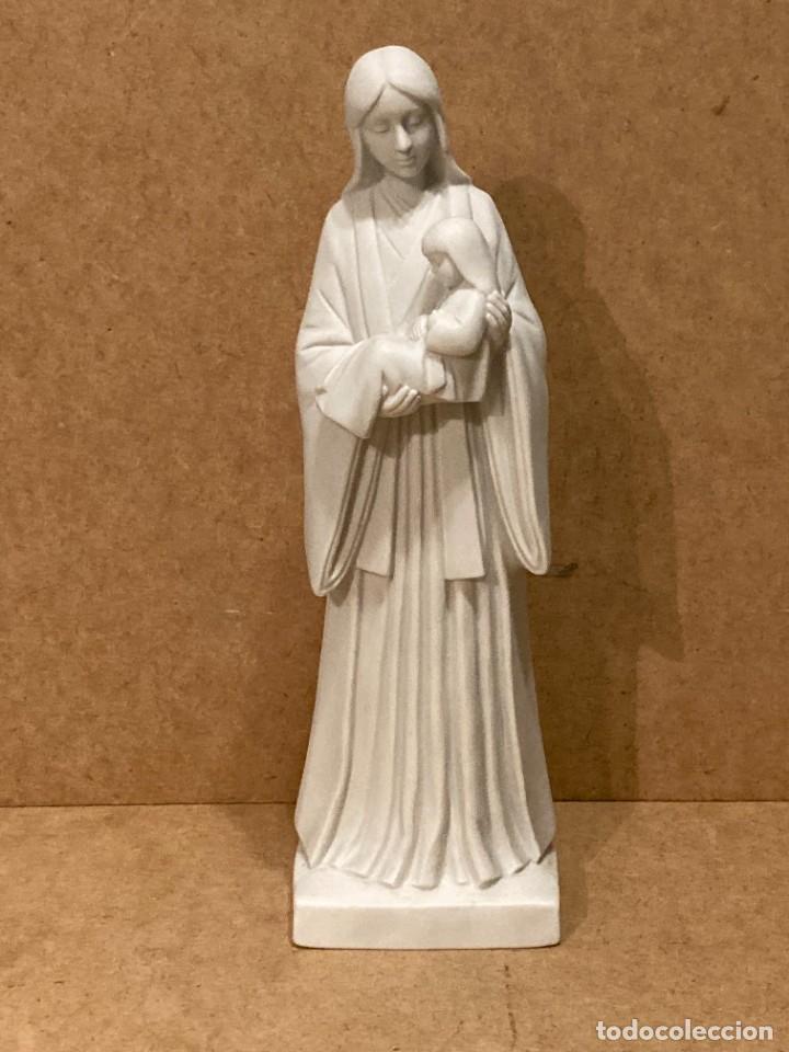 Antig&uuml;edades: Figura de biscuit, maternidad - Foto 3
