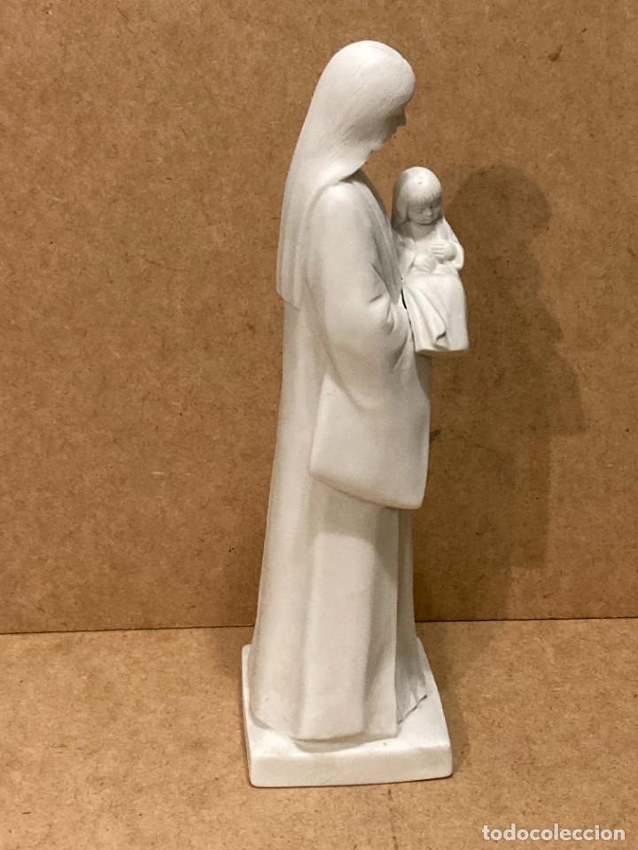 Antig&uuml;edades: Figura de biscuit, maternidad - Foto 4