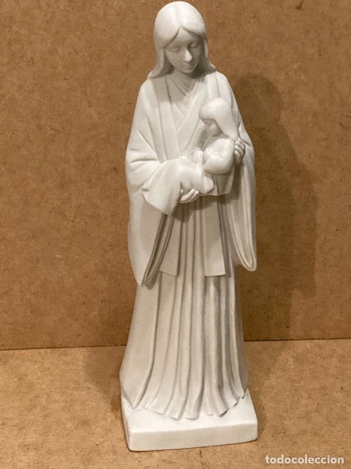 Antig&uuml;edades: Figura de biscuit, maternidad - Foto 8