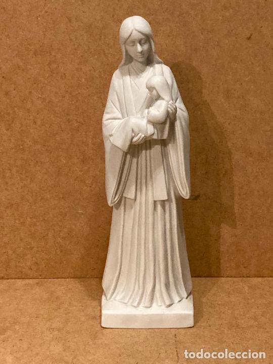 Antig&uuml;edades: Figura de biscuit, maternidad - Foto 1