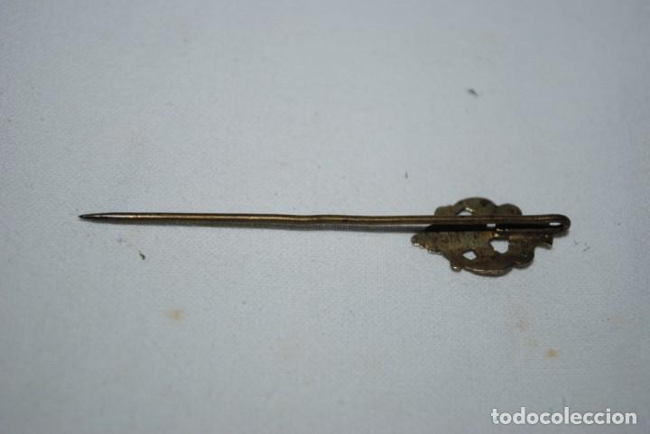 Antig&uuml;edades: ALFILER CON IMAGEN RELIGIOSA - Foto 2