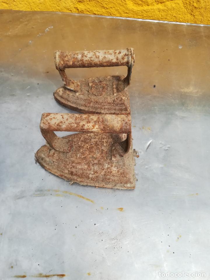 Antig&uuml;edades: Antiguas planchas de hierro - Foto 1