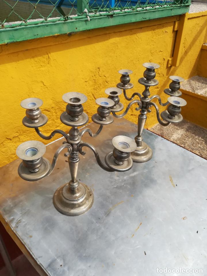 Antig&uuml;edades: Pareja de candelabros - Foto 2
