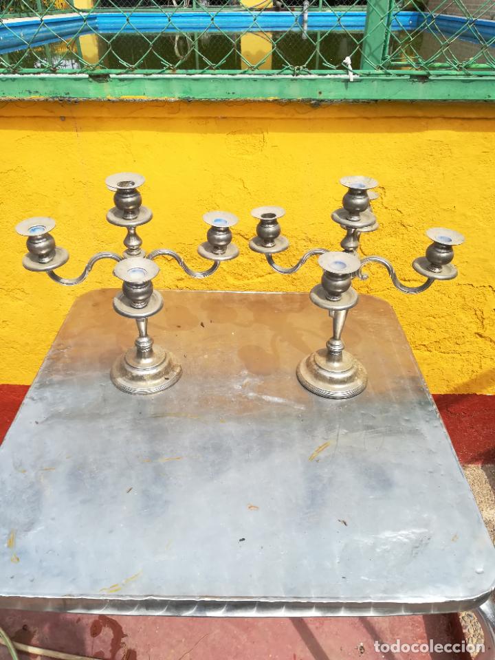 Antig&uuml;edades: Pareja de candelabros - Foto 1