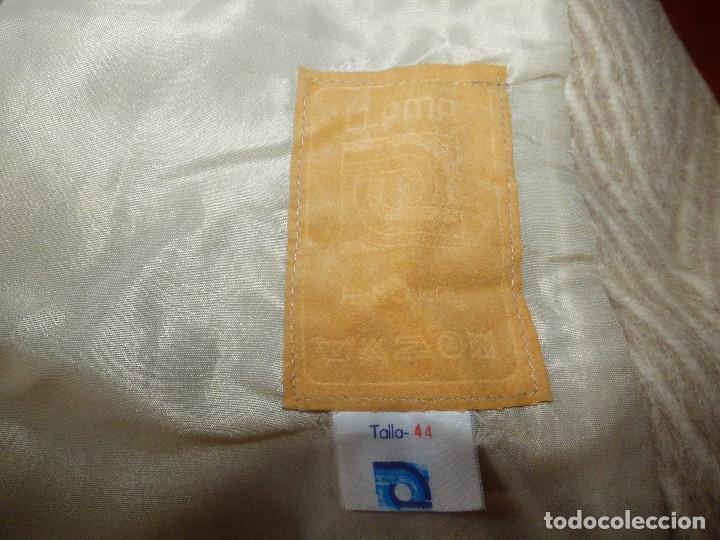 Antig&uuml;edades: Chaqueton,lana de llama. - Foto 4