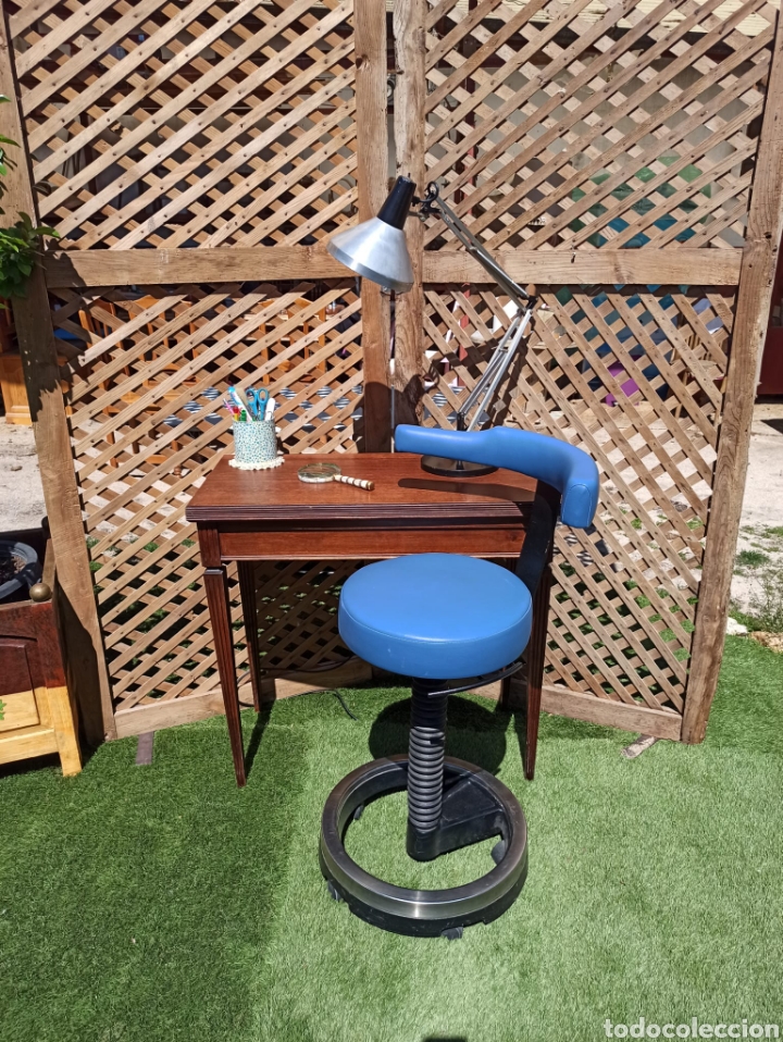 Antig&uuml;edades: Taburete giratorio y con altura regulable - Foto 4