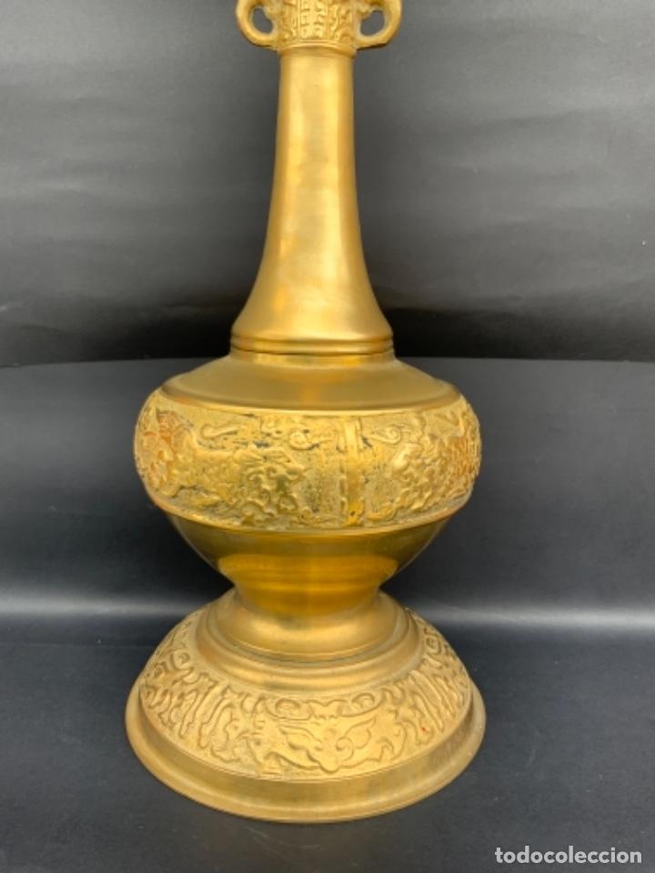 Antig&uuml;edades: &Eacute;xotico candelero Coreano de bronce . 48 cm. - Foto 3