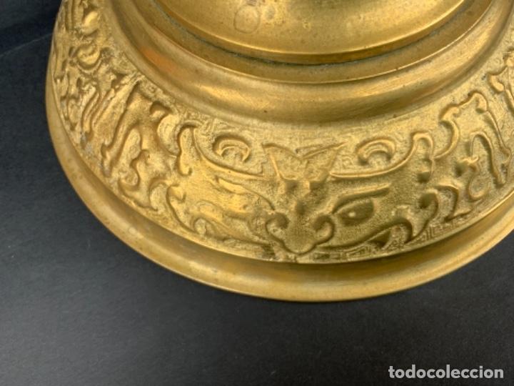 Antig&uuml;edades: &Eacute;xotico candelero Coreano de bronce . 48 cm. - Foto 11