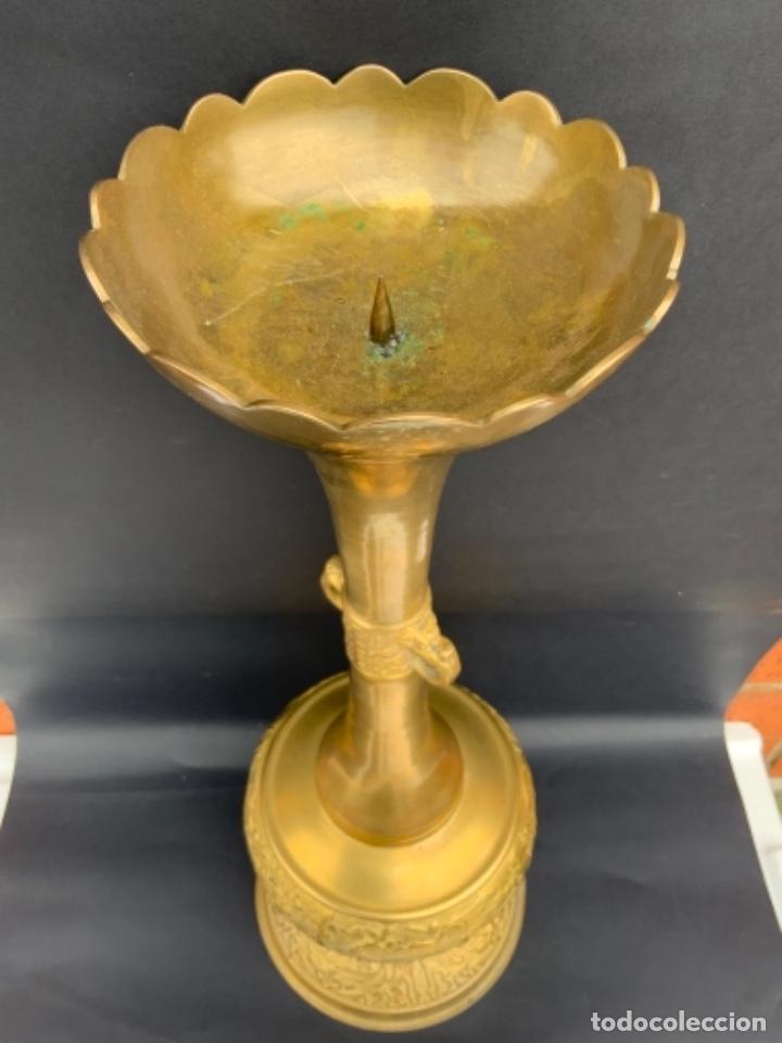 Antig&uuml;edades: &Eacute;xotico candelero Coreano de bronce . 48 cm. - Foto 15