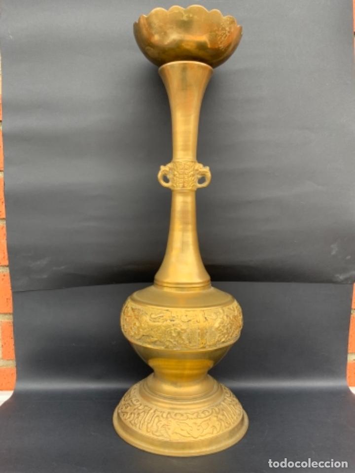 Antig&uuml;edades: &Eacute;xotico candelero Coreano de bronce . 48 cm. - Foto 1