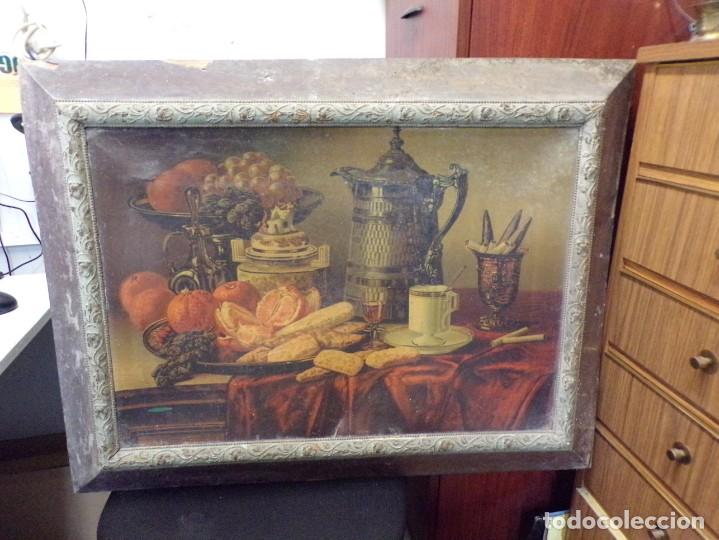 Antig&uuml;edades: ESTAMOS LIQUIDANDO. antiguo marco de madera con lamina bodegon - Foto 1