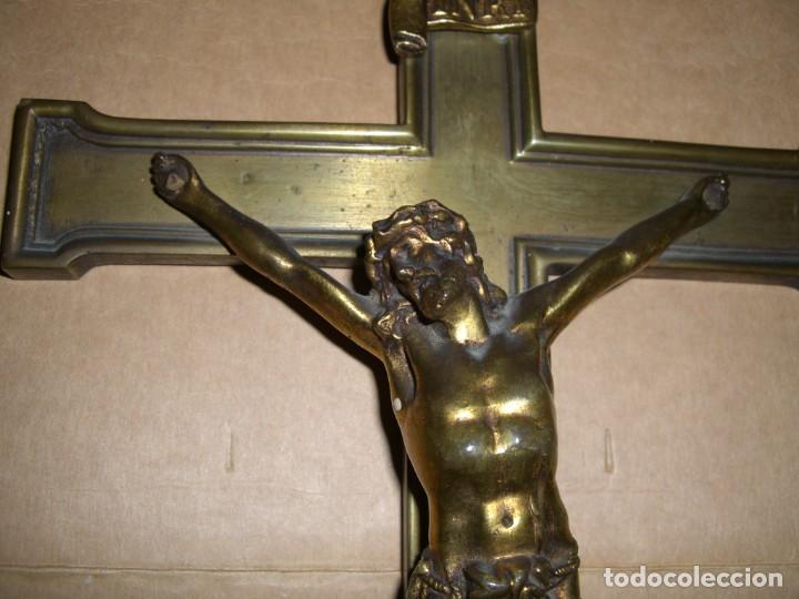 Antig&uuml;edades: CRUCIFIJO DE BRONCE . - Foto 3