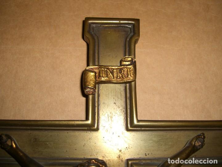 Antig&uuml;edades: CRUCIFIJO DE BRONCE . - Foto 4