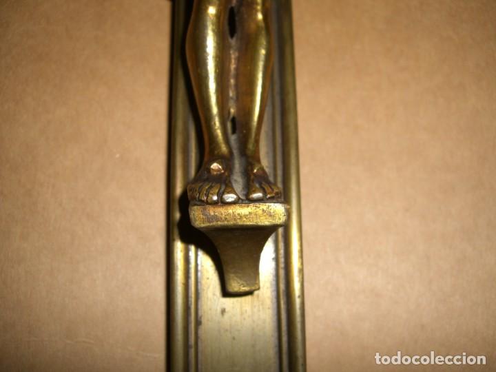 Antig&uuml;edades: CRUCIFIJO DE BRONCE . - Foto 5