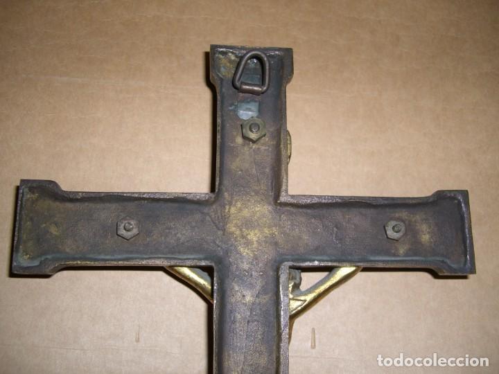 Antig&uuml;edades: CRUCIFIJO DE BRONCE . - Foto 8
