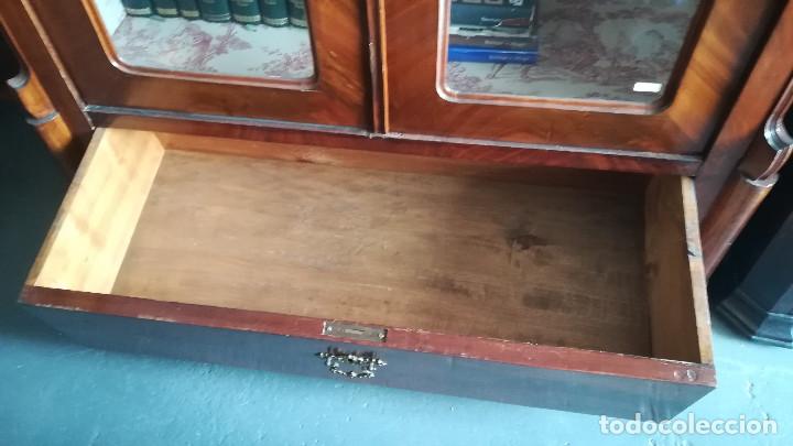 Antig&uuml;edades: VITRINA BIEDERMEIER PALMA DE CAOBA - Foto 11