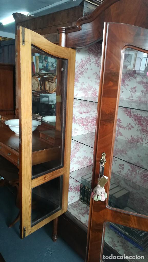 Antig&uuml;edades: VITRINA BIEDERMEIER PALMA DE CAOBA - Foto 13