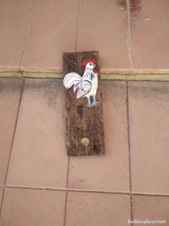 Antig&uuml;edades: Perchero gallo - Foto 2
