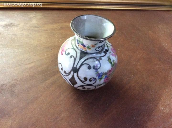 Antig&uuml;edades: Peque&ntilde;o jarr&oacute;n decorado en plata. - Foto 3