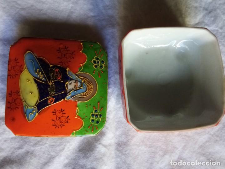 Antig&uuml;edades: Caja cer&aacute;mica estilo oriental - Foto 2