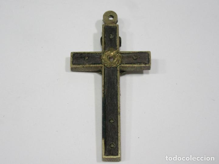 Antig&uuml;edades: Crucifijo en madera y bronce. - Foto 2