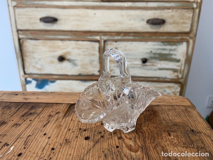 Antig&uuml;edades: Peque&ntilde;a cesta de cristal - Foto 2