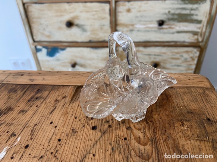 Antig&uuml;edades: Peque&ntilde;a cesta de cristal - Foto 1