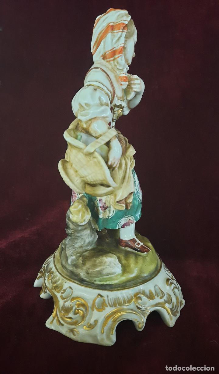 Antig&uuml;edades: PORCELANAS HISPANIA - DAMA CON CESTA DE FRUTAS. - Foto 4
