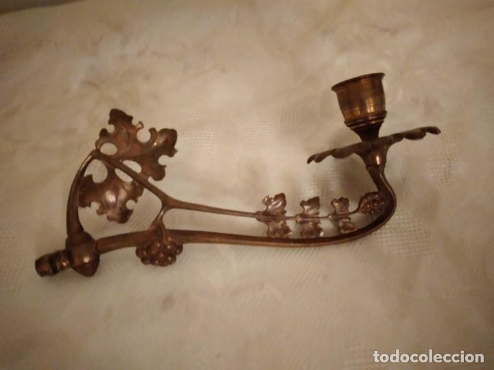 Antig&uuml;edades: Antiguo candelabro de piano de bronce - Foto 2