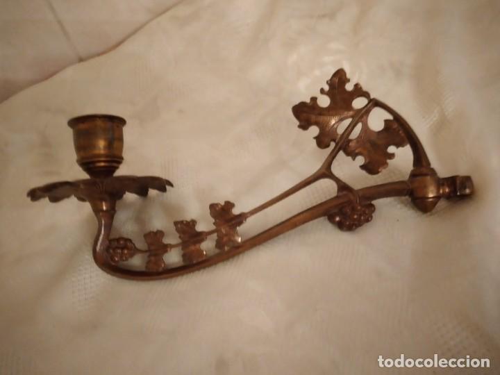 Antig&uuml;edades: Antiguo candelabro de piano de bronce - Foto 10