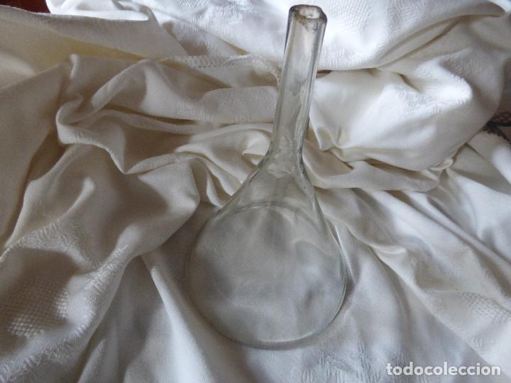 Antig&uuml;edades: Embudo ,vidrio soplado. - Foto 2