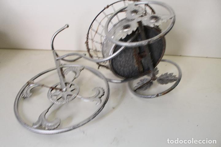 Antig&uuml;edades: Macetero triciclo de metal - Foto 3