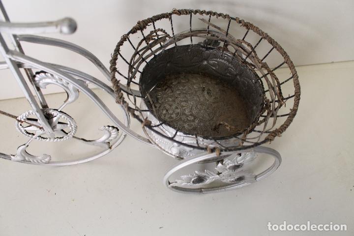 Antig&uuml;edades: Macetero triciclo de metal - Foto 4