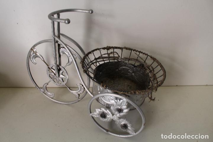 Antig&uuml;edades: Macetero triciclo de metal - Foto 5
