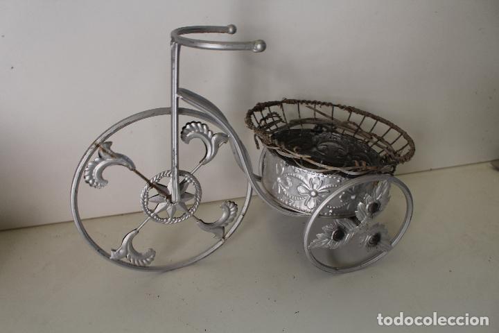 Antig&uuml;edades: Macetero triciclo de metal - Foto 6